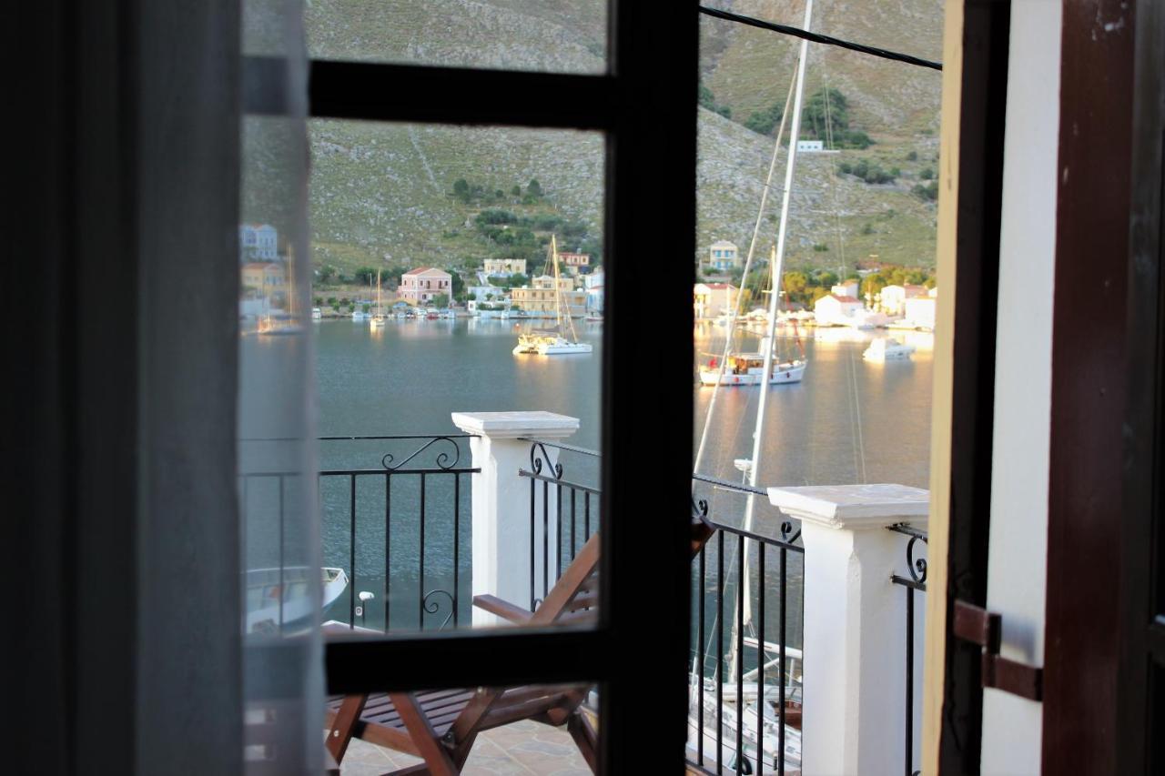 Gompos Apartment - Cozy Apartment Next To The Sea - Amazing Sea View Symi Exterior foto